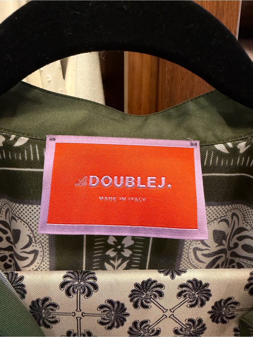 LA DoubleJ Green and Cream Printed 100% Silk Foulard Top - Picture 5 of 8